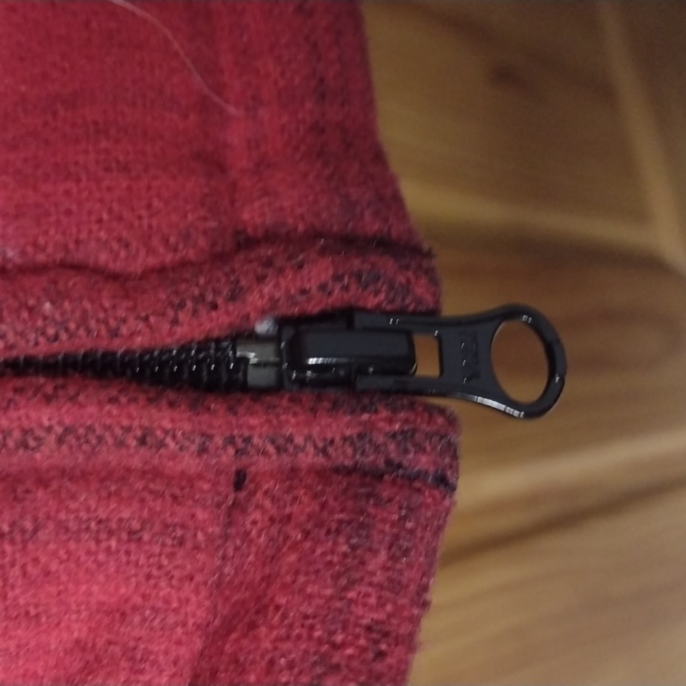 Woolrich Plaid Red and Black Women's XL Vest - Picture 6 of 9